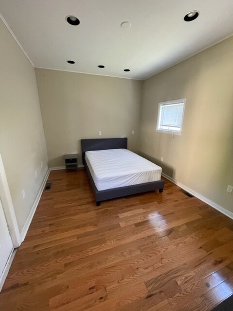 Downstairs - Room 2 - 7 Franklin St