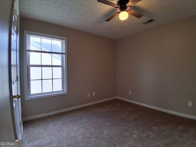 Building Photo - 1031 Maple Leaf Dr
