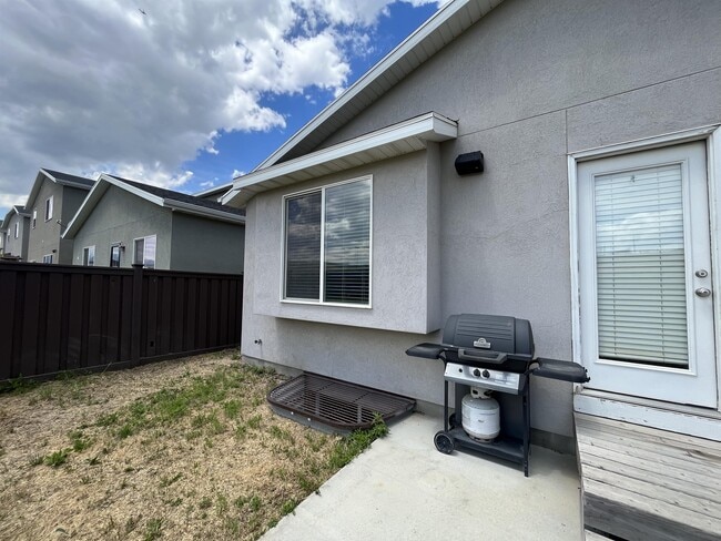 Building Photo - 621 Koins Way