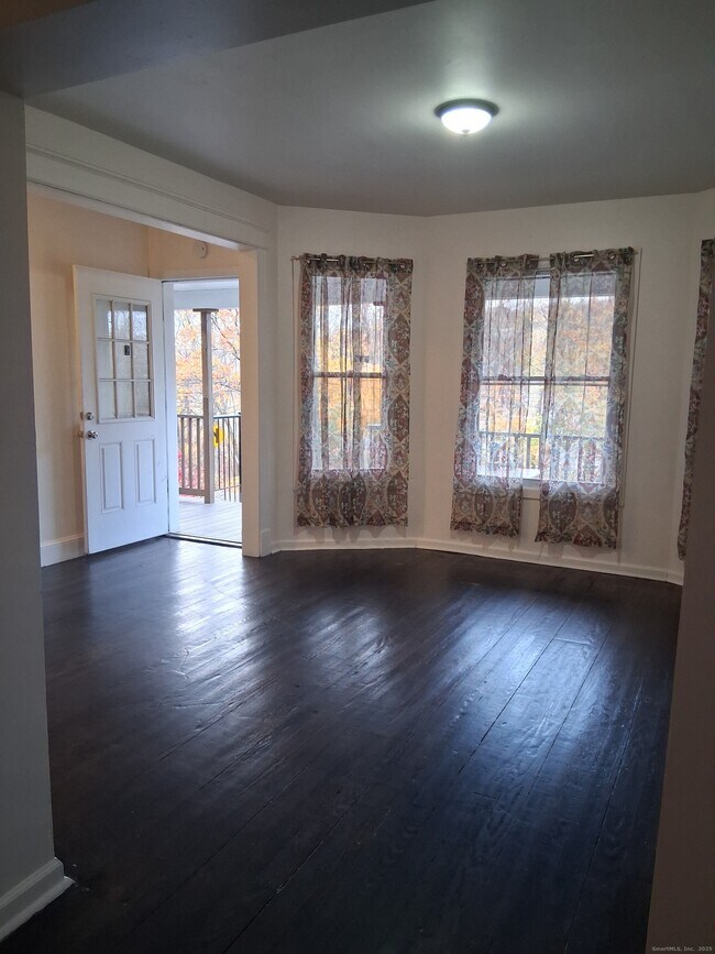 Building Photo - 367 Watertown Ave