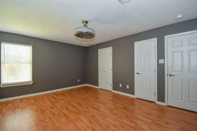 Building Photo - 26986 Crown Haven Dr