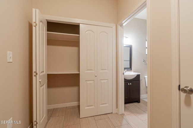 Building Photo - 7321 Mission Viejo Dr