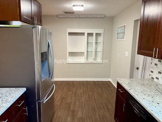 Building Photo - Single Family Home