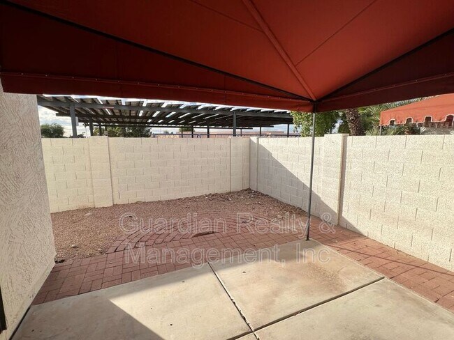 Building Photo - 15020 N 40th St