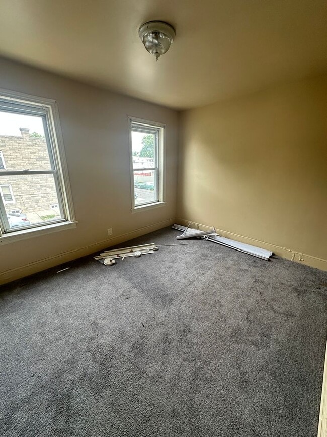 Building Photo - 2 Bedroom, 1 Bath Town Home