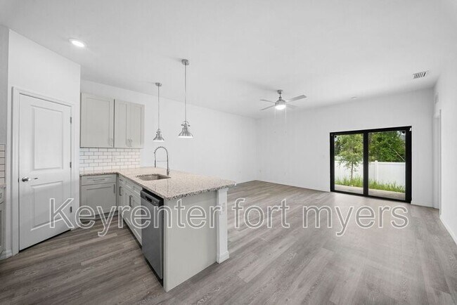 Building Photo - 4716 29th St SW