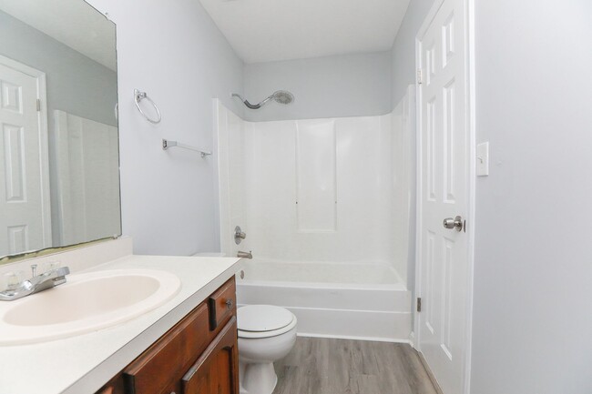 Building Photo - Charming apartment for rent in Chesapeake!