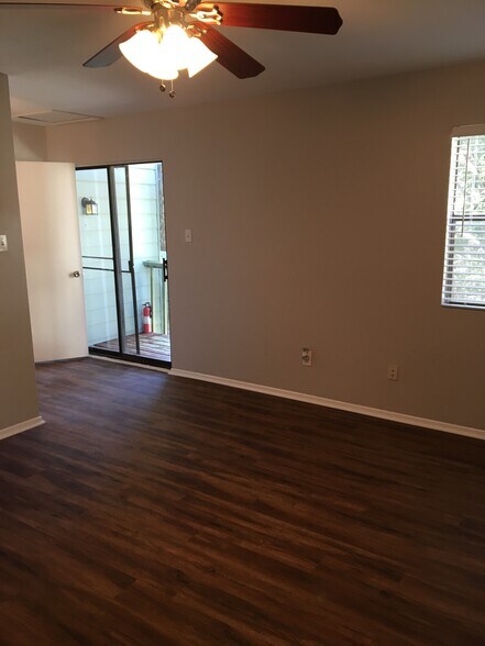 Building Photo - 1714 CINNAMON PATH