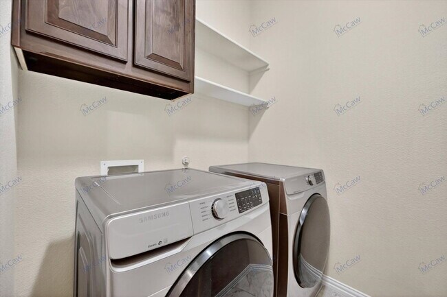 Building Photo - 409 Rossville Dr