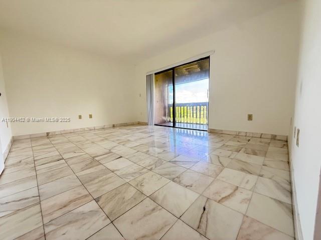 Building Photo - 515 W Park Dr