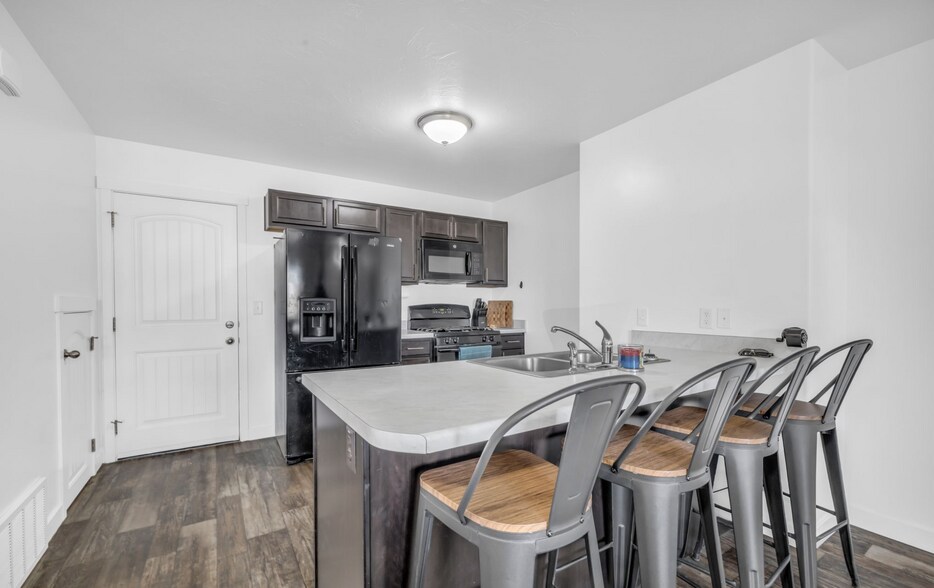 Building Photo - 91 E Legacy Pky