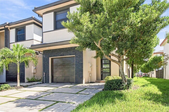 Building Photo - 15839 NW 91st Ct