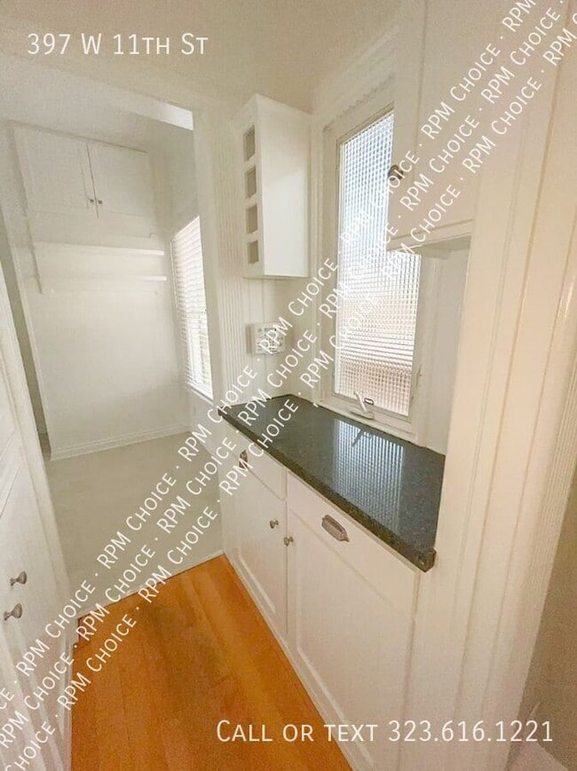 Building Photo - 397 W 11th St