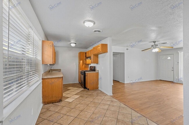 Building Photo - 3204 Caribbean Dr