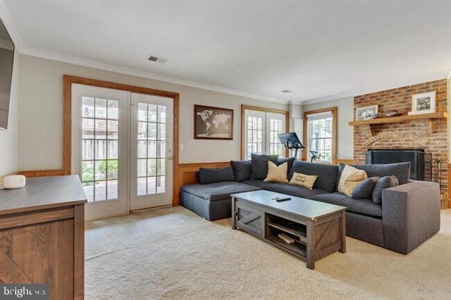 Building Photo - 3956 Valley Ridge Dr