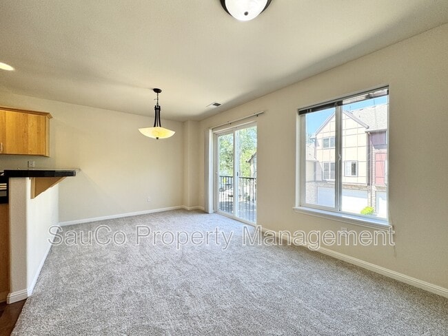 Building Photo - 2858 SW Tranquility Terrace