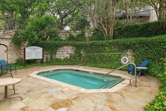 Building Photo - 6000 Shepherd Mountain Cove