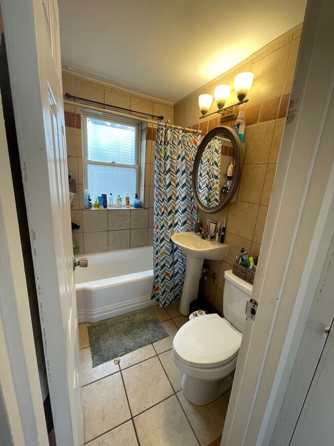 Building Photo - 465 Arborway