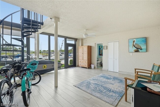 Building Photo - 803 River Point Dr
