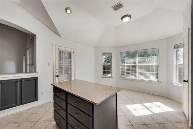 Building Photo - 10911 Robincreek Ln