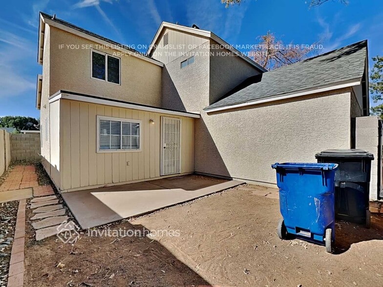 Building Photo - 441 S Maple