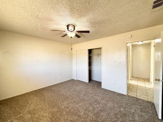 Building Photo - 2400 Gurr Rd