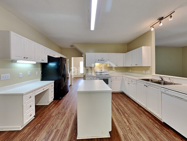 Building Photo - 9308 Leslieshire Dr