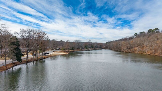 Building Photo - Furnished 3 Bedroom Lakewood Home with Lake View