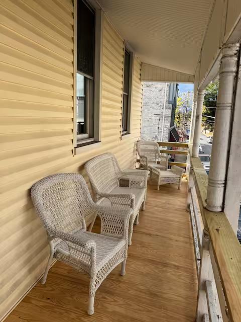 Building Photo - 302 W Potomac St