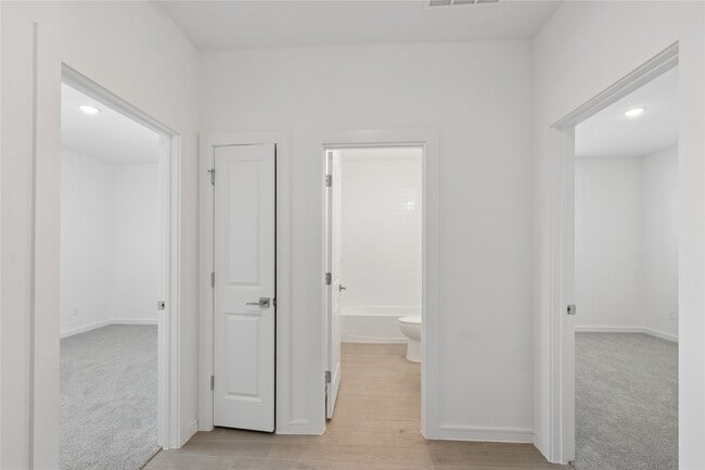 Building Photo - 8434 Tranquil Bay Ct