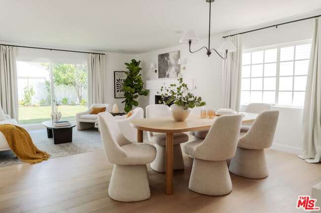 Building Photo - 15701 Ludlow St