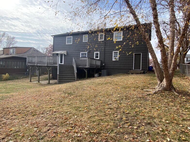 Building Photo - 9601 Horton St