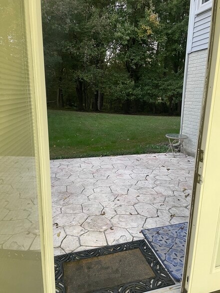 private patio - 249 Amberleigh Dr