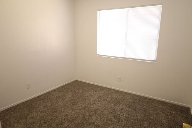 Building Photo - Lovely Two-Story home with Pool on Eastside!