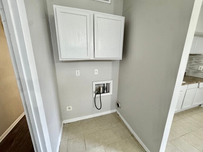 Building Photo - 3141 Arrendale St