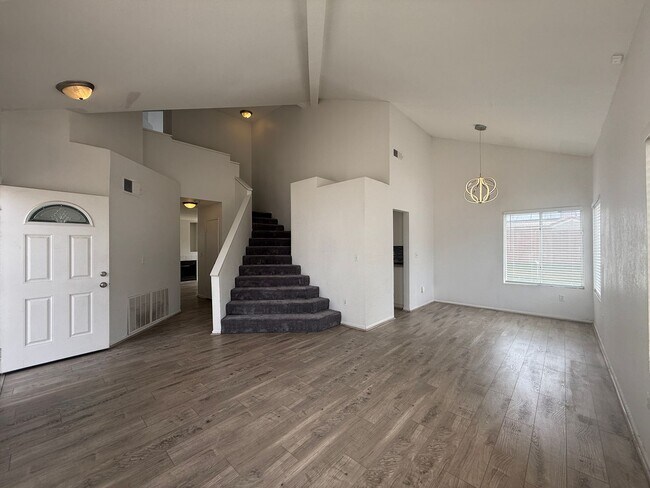 Building Photo - Lancaster 3 Bedroom + 3 Bathroom