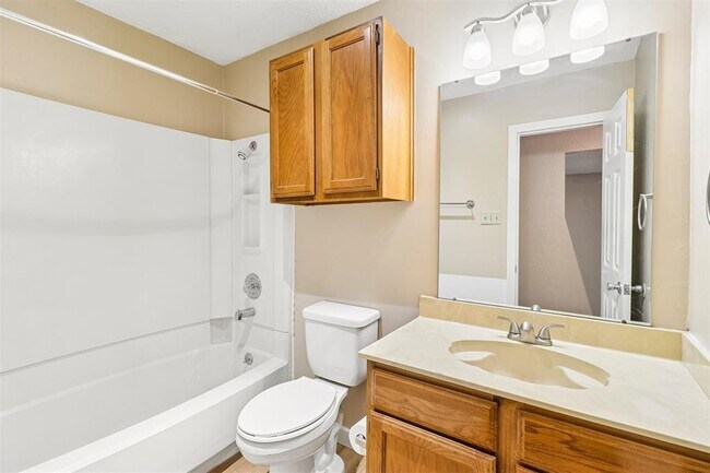 Building Photo - 13355 Water Oak Ln