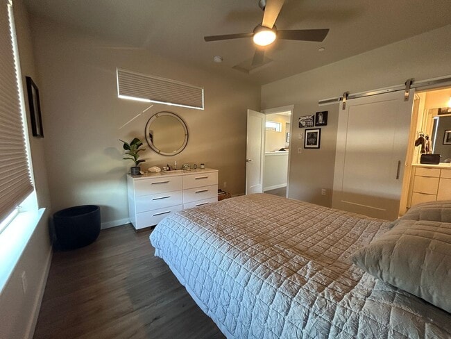 Building Photo - 3 Bedroom 2 Bath Home in Cordata with Garage