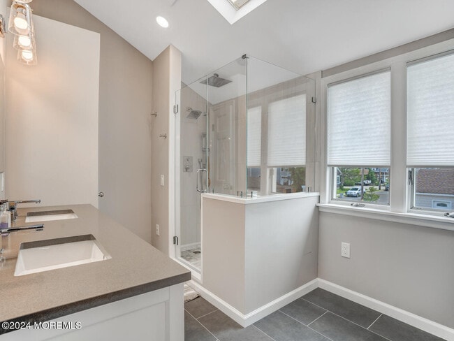 Building Photo - 200 S Bayview Ave