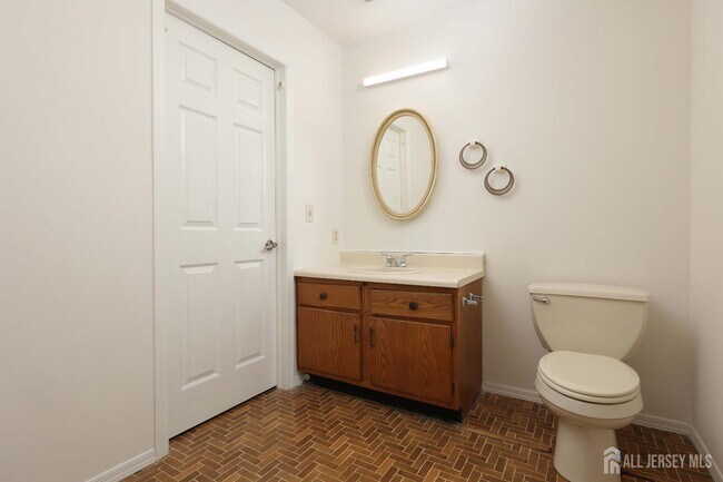 Building Photo - 123 Concordia Cir