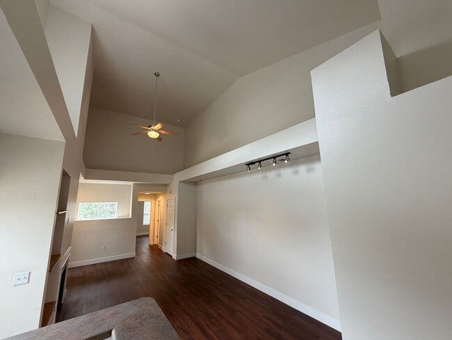 Building Photo - Remodeled Top-Level Condo in Pool Community Near Shopping & Dining