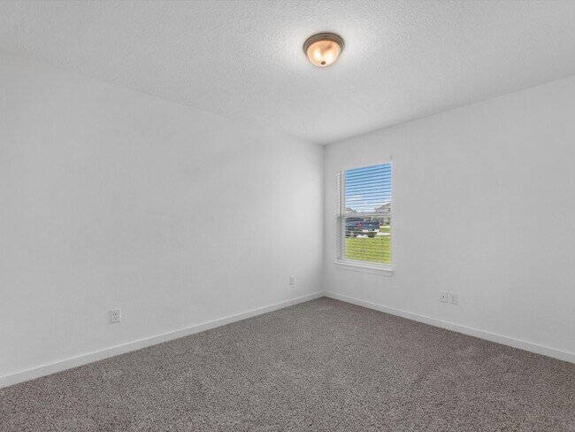 Building Photo - 10602 Burgundy Berry Wy