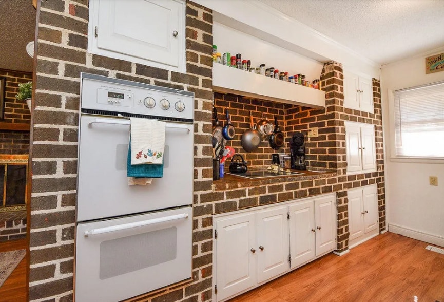 kitchen - 2506 Elm Dr NE