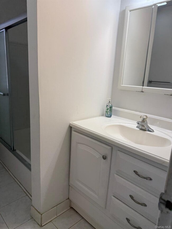 Building Photo - 5 Beverly Pl