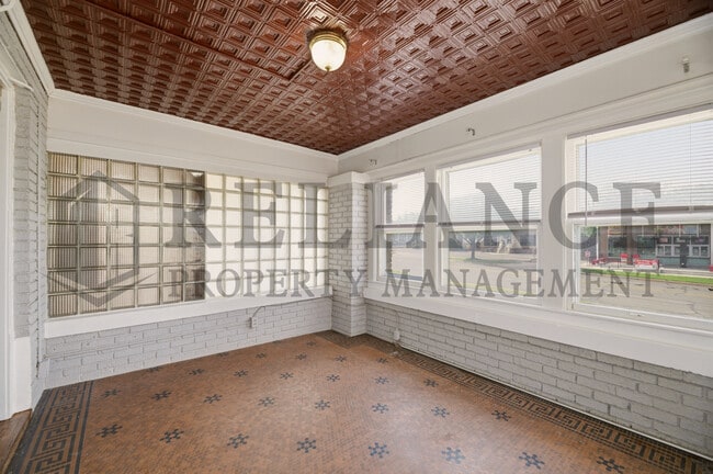 Building Photo - 3422 E Douglas Ave