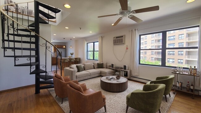 Building Photo - 4905 Park Ave