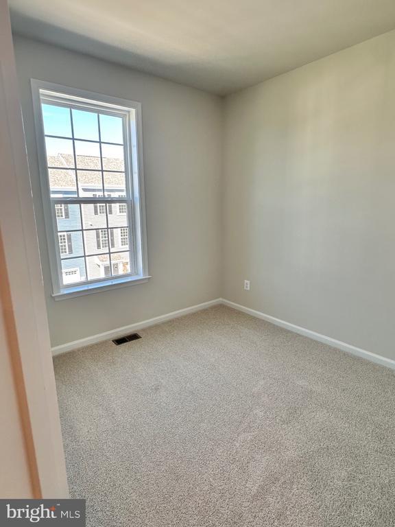 Building Photo - 108 Spring Bank Way