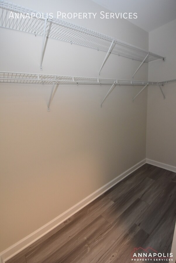 Building Photo - 8629 Willow Leaf Ln