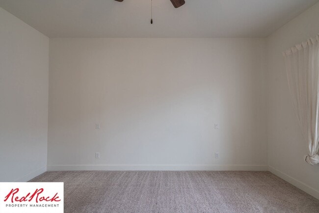 Building Photo - Pet Friendly 4 Bedroom Little Valley Home ...