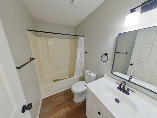 Building Photo - 254 N Acadia St